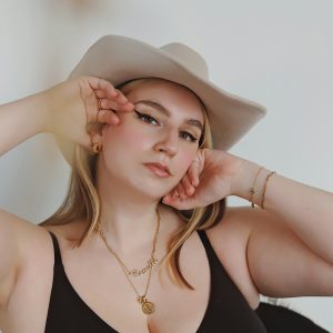 Debele devojke i Poze